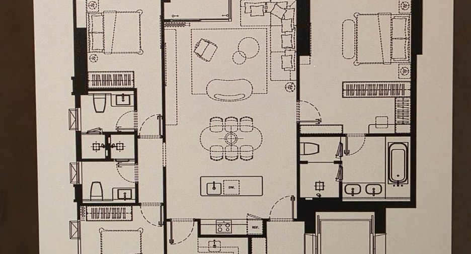 Condo en venta de 3 habitaciones en Khlong Toei, Bangkok