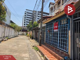 For sale 4 ベッドルーム townhouse in Bang Khae, Bangkok