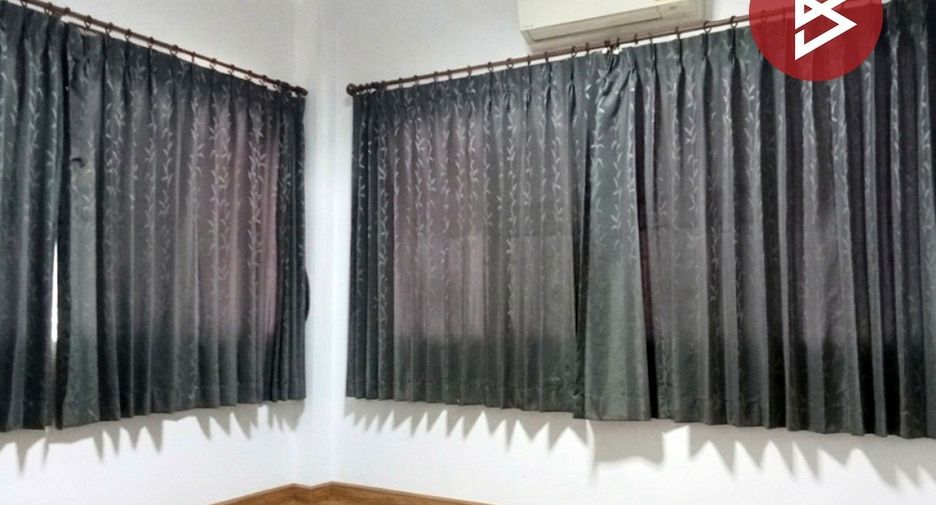 Casa en venta de 4 habitaciones en Ban Bueng, Chonburi