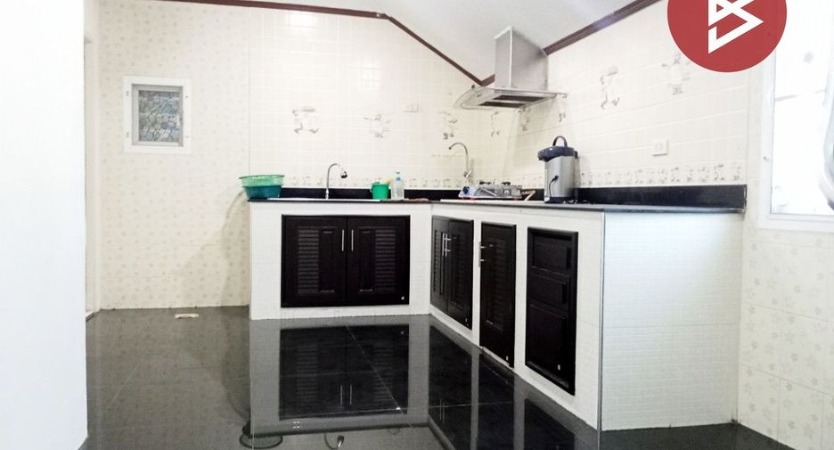 Casa en venta de 4 habitaciones en Ban Bueng, Chonburi