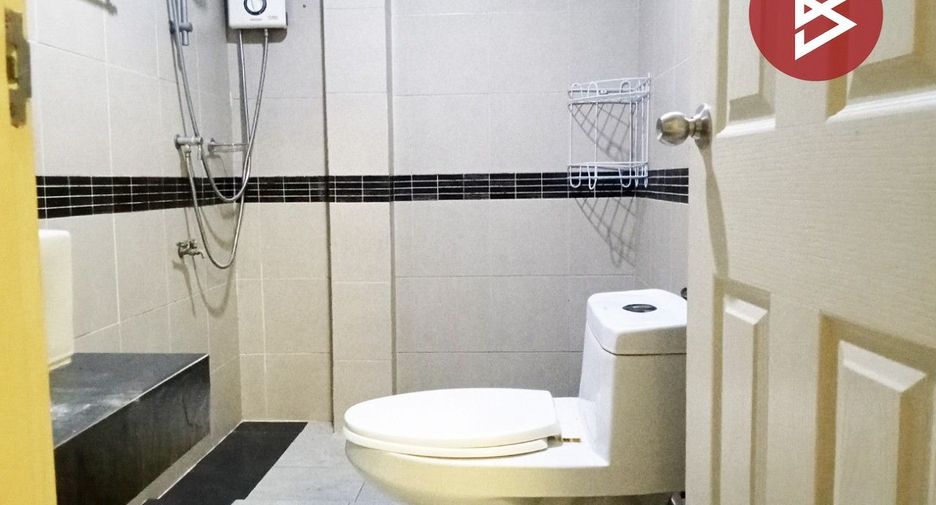 Casa en venta de 4 habitaciones en Ban Bueng, Chonburi