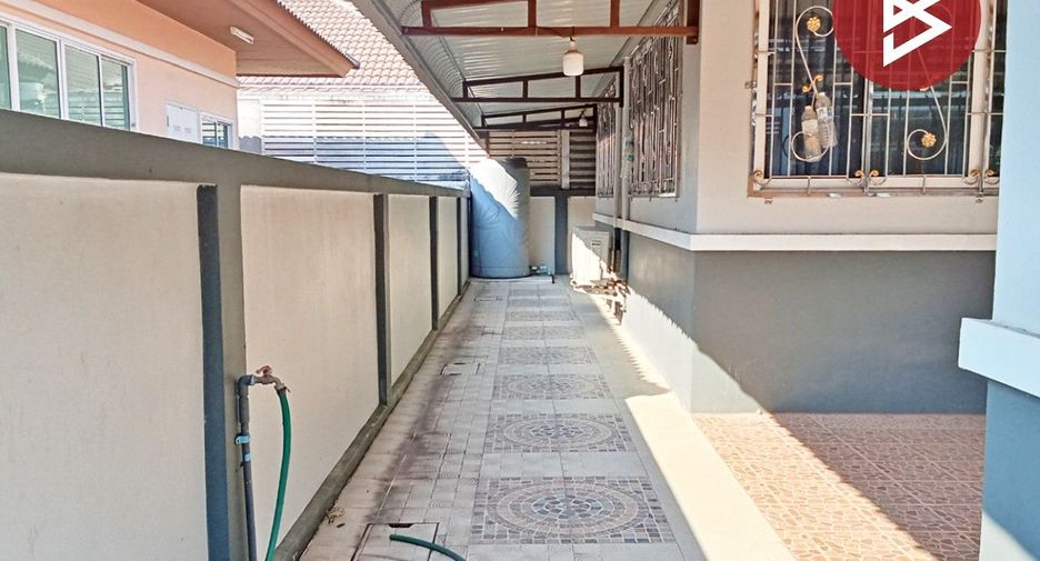 Casa en venta de 4 habitaciones en Ban Bueng, Chonburi