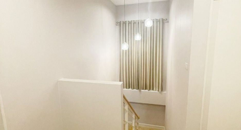 For sale 3 bedrooms house in Mueang Samut Sakhon, Samut Sakhon