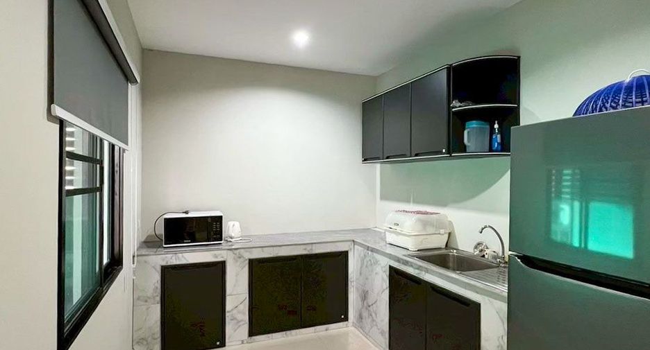 For rent 4 bedrooms house in Saraphi, Chiang Mai