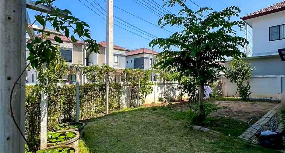 For rent 4 bedrooms house in Saraphi, Chiang Mai