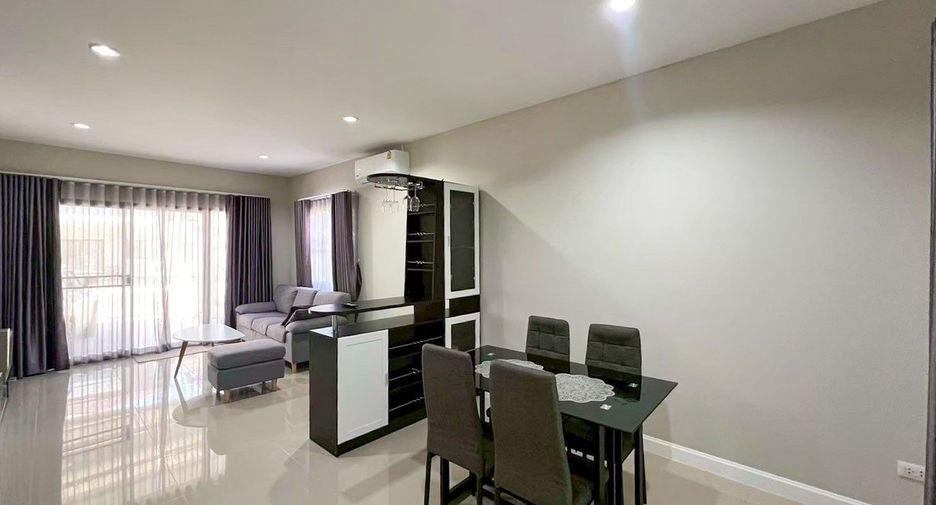 For rent 4 bedrooms house in Saraphi, Chiang Mai