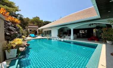 À louer et à vendre 4 chambres villa à Jomtien, Pattaya
