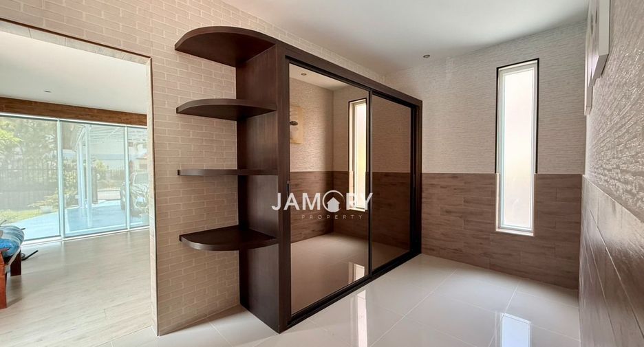 Villa en venta de 4 habitaciones en East Pattaya, Pattaya