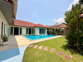 For sale 4 bedrooms villa in Bang Lamung, Chonburi