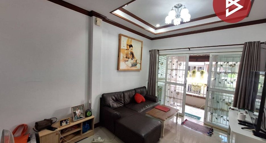 For sale 3 bedrooms townhouse in Min Buri, Bangkok