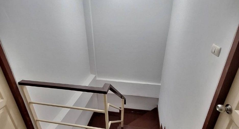 For sale 3 bedrooms townhouse in Min Buri, Bangkok