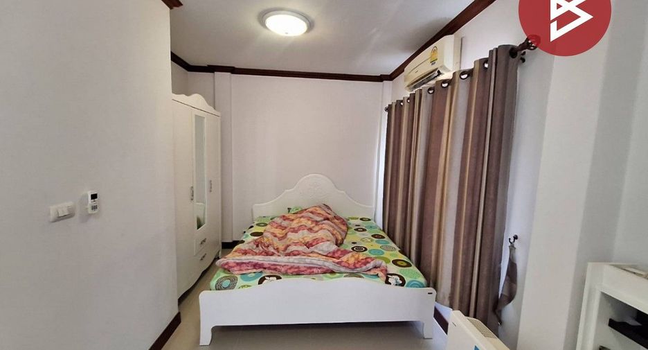 For sale 3 bedrooms townhouse in Min Buri, Bangkok
