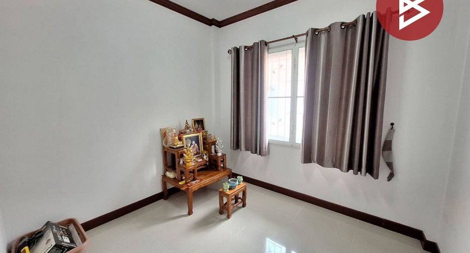 For sale 3 bedrooms townhouse in Min Buri, Bangkok