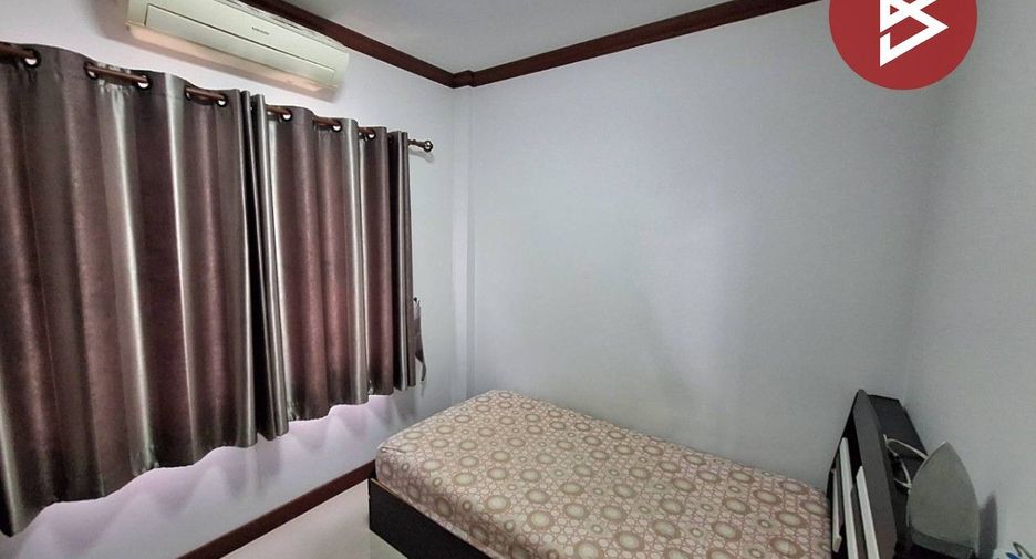 For sale 3 bedrooms townhouse in Min Buri, Bangkok