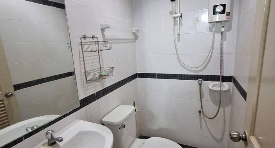 For sale 3 bedrooms townhouse in Min Buri, Bangkok