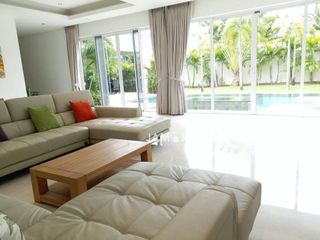 Villa zur Miete und zum Kauf mit 3 Zimmer in Bang Lamung, Chonburi