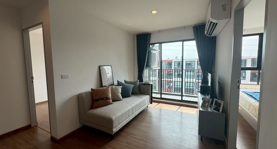 For rent 2 bedrooms condo in Huai Khwang, Bangkok