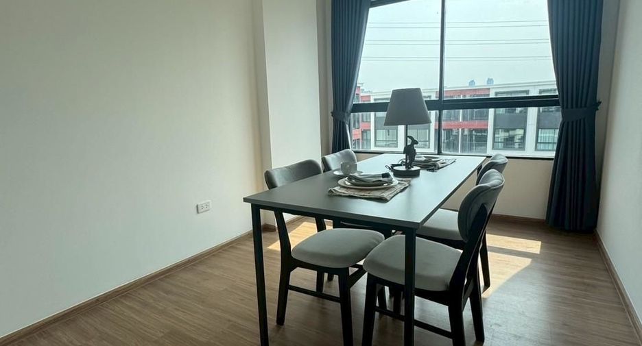 For rent 2 bedrooms condo in Huai Khwang, Bangkok