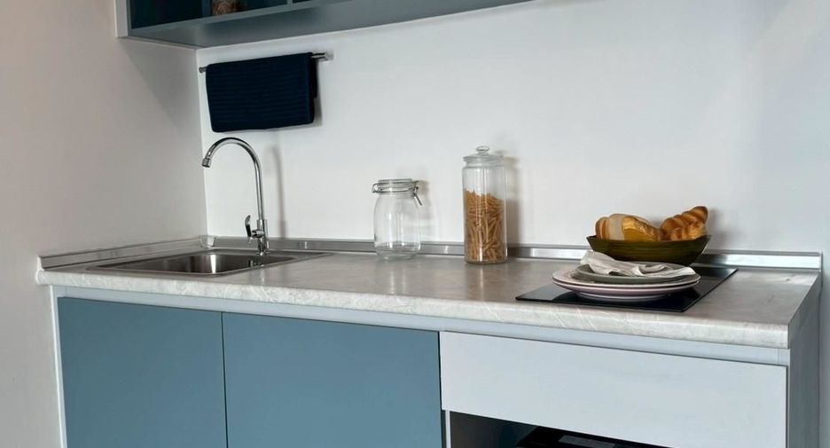 For rent 2 bedrooms condo in Huai Khwang, Bangkok