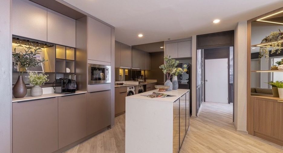 For sale 3 bedrooms condo in Bang Na, Bangkok