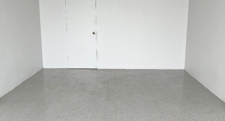 For sale 3 bedrooms retail Space in Bang Bo, Samut Prakan