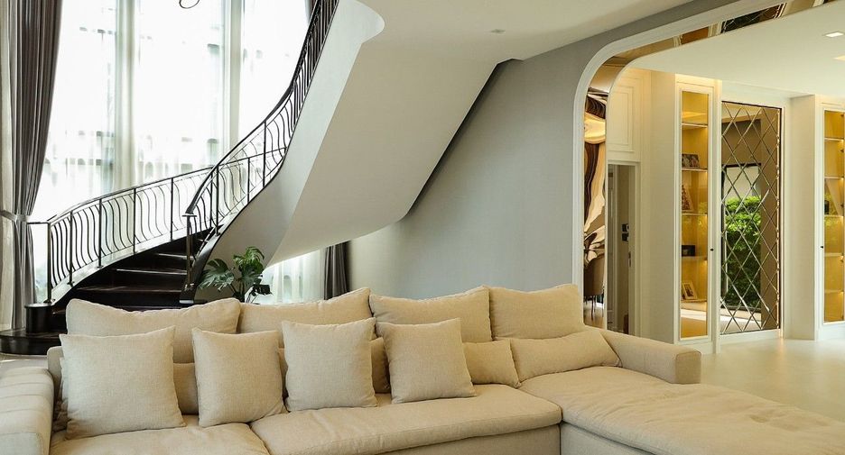 For rent and for sale 4 bedrooms house in Lat Krabang, Bangkok