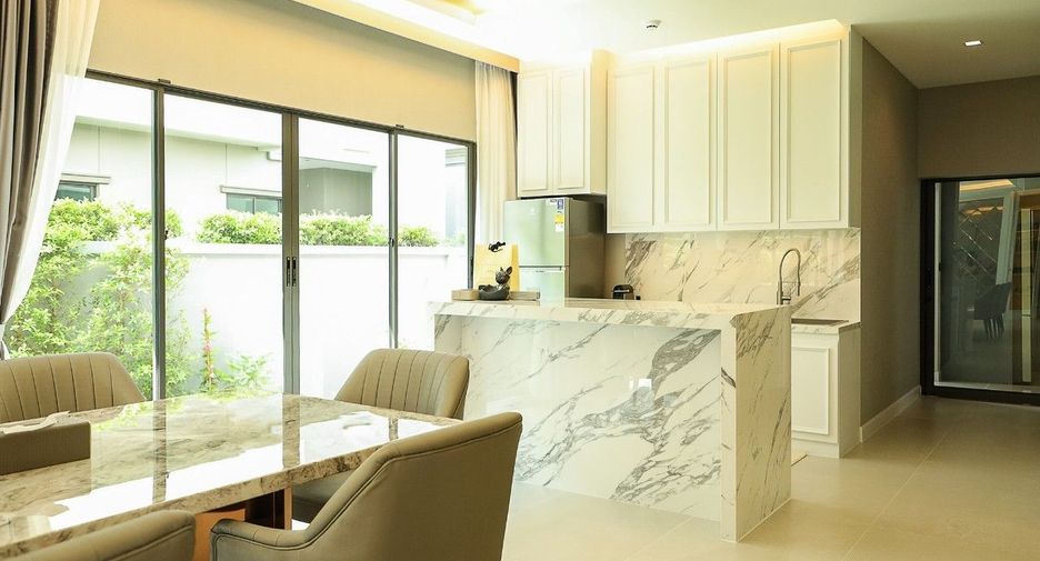 For rent and for sale 4 bedrooms house in Lat Krabang, Bangkok