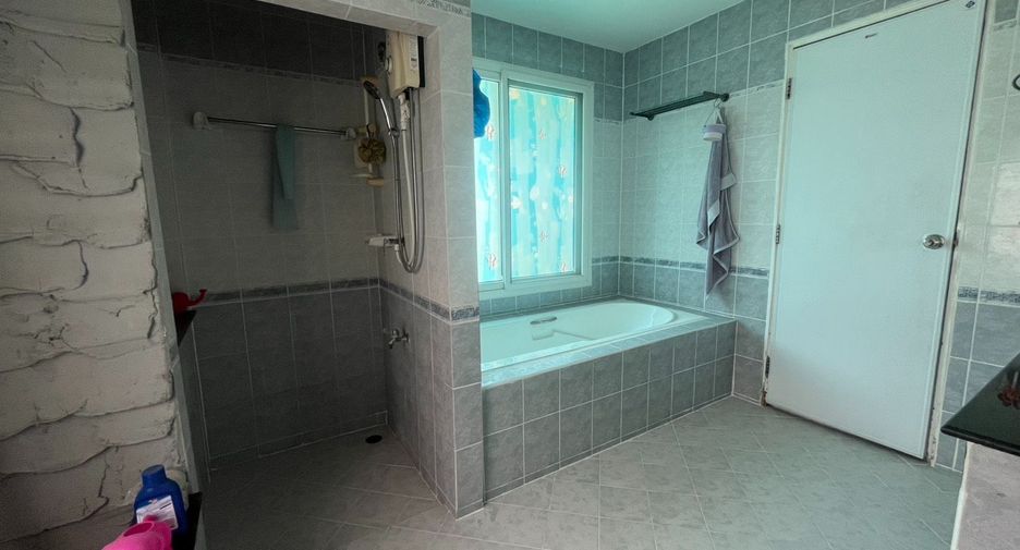 Haus zum Kauf mit 3 Zimmer in Bueng Kum, Bangkok