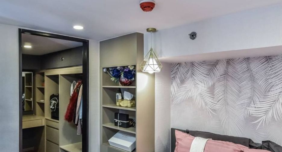 For rent 2 bedrooms condo in Ratchathewi, Bangkok