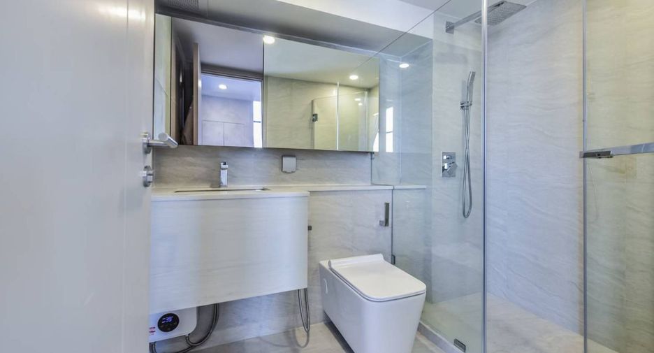 For rent 2 bedrooms condo in Ratchathewi, Bangkok