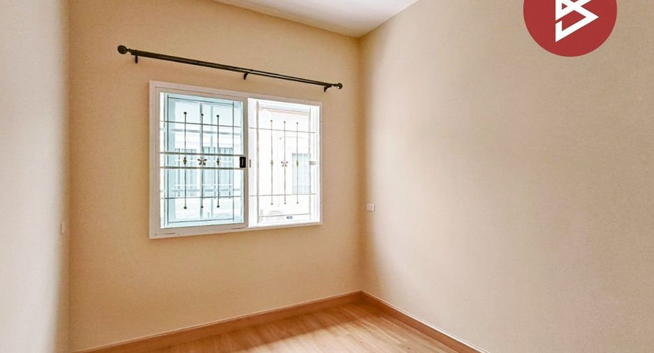 Casa adosada en venta de 4 habitaciones en Bangkok Noi, Bangkok