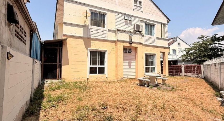 For sale 3 bedrooms townhouse in Si Racha, Chonburi