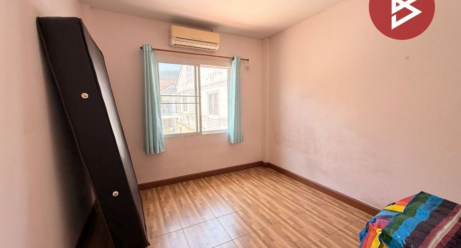 For sale 3 bedrooms townhouse in Si Racha, Chonburi