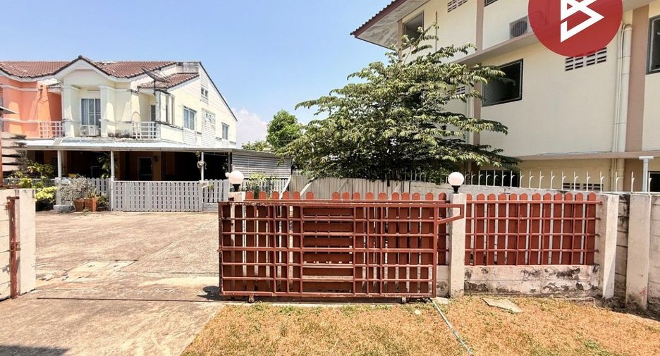 For sale 3 bedrooms townhouse in Si Racha, Chonburi