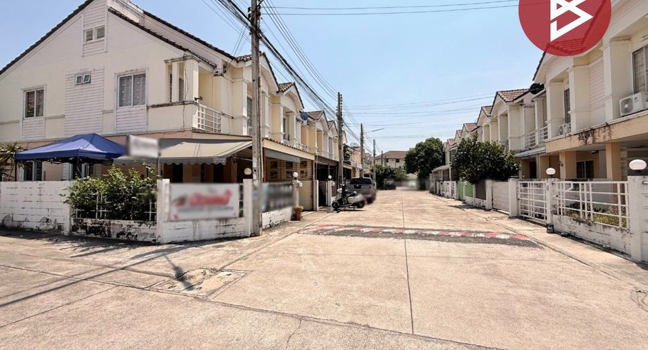 For sale 3 bedrooms townhouse in Si Racha, Chonburi