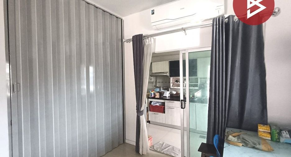 For sale 3 bedrooms townhouse in Mueang Samut Prakan, Samut Prakan