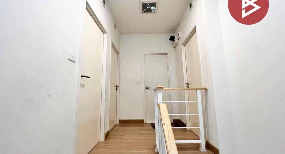 For sale 3 bedrooms townhouse in Mueang Samut Prakan, Samut Prakan