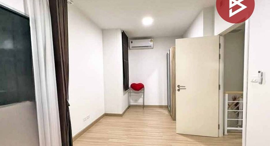 For sale 3 bedrooms townhouse in Mueang Samut Prakan, Samut Prakan