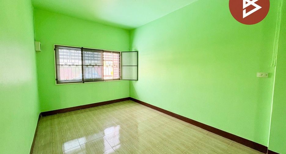 For sale 4 bedrooms townhouse in Takhli, Nakhon Sawan