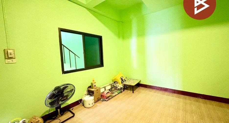 For sale 4 bedrooms townhouse in Takhli, Nakhon Sawan