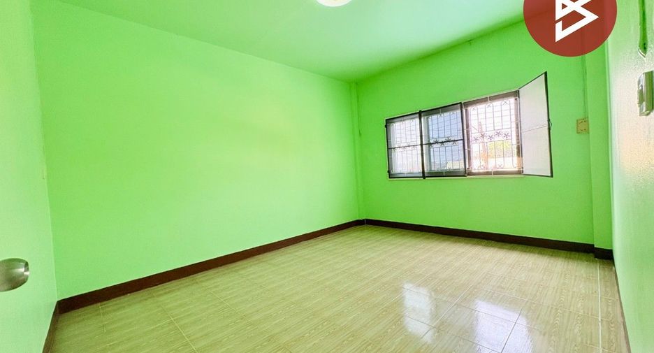 For sale 4 bedrooms townhouse in Takhli, Nakhon Sawan