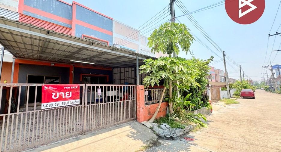 For sale 4 bedrooms townhouse in Takhli, Nakhon Sawan