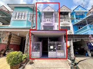 Casa adosada en venta de 4 habitaciones en Bang Khae, Bangkok