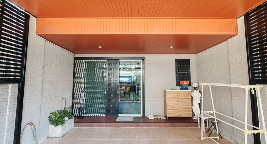 For sale 3 bedrooms townhouse in Pak Kret, Nonthaburi