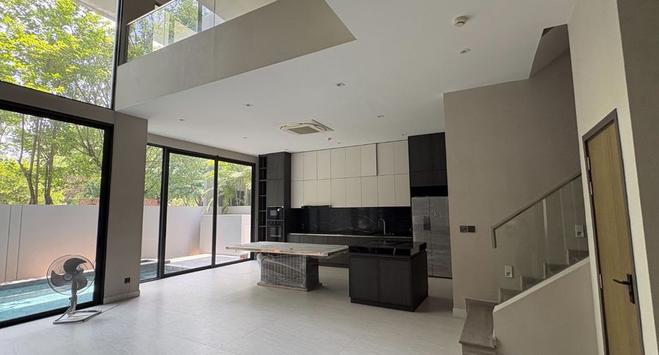 Haus zum Kauf mit 6 Zimmer in Huai Khwang, Bangkok