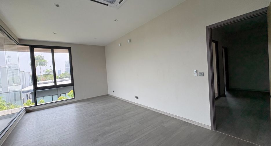 Haus zum Kauf mit 6 Zimmer in Huai Khwang, Bangkok