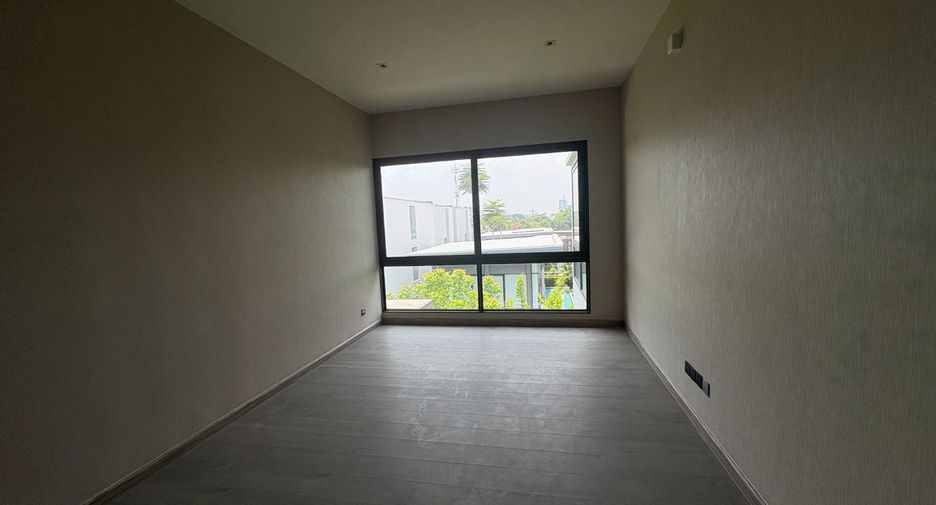 Haus zum Kauf mit 6 Zimmer in Huai Khwang, Bangkok