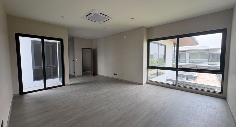 Haus zum Kauf mit 6 Zimmer in Huai Khwang, Bangkok