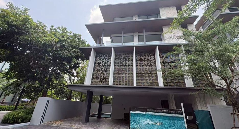 Haus zum Kauf mit 6 Zimmer in Huai Khwang, Bangkok