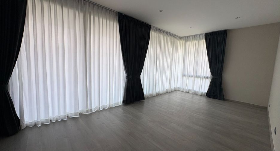 Haus zum Kauf mit 6 Zimmer in Huai Khwang, Bangkok
